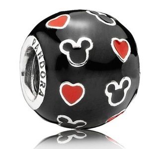 Disney, Mickey & Hearts🕊